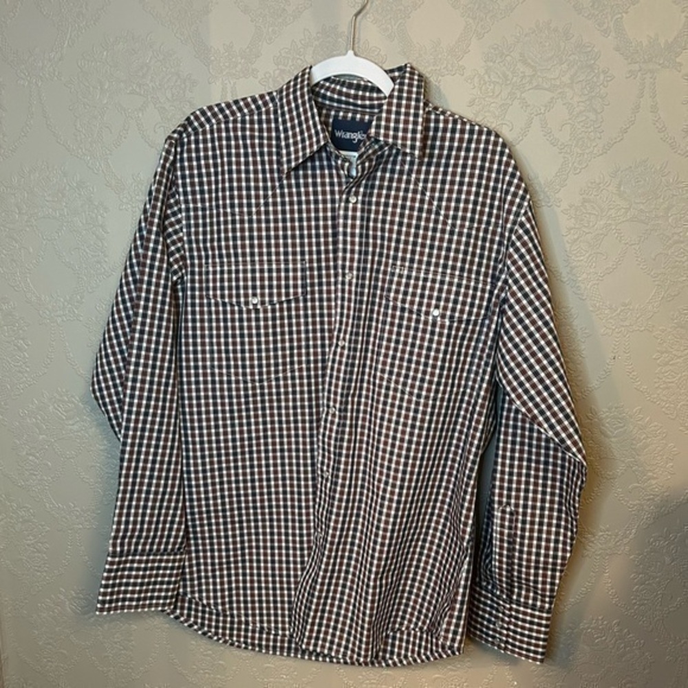 Wrangler button down plaid shirt L pearl snap excellent condition